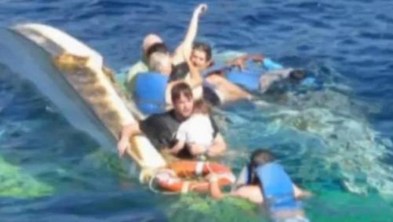 VIDEO! Salvati de pasagerii unei barci aflata in apropiere, dupa ce s-au prabusit cu avionul in ocean