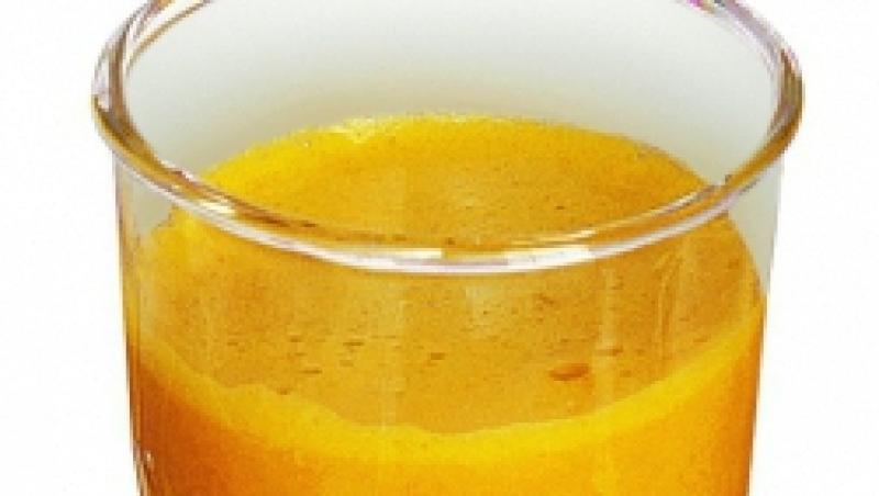 Rețeta de Cocktail cu uzo si suc de portocale