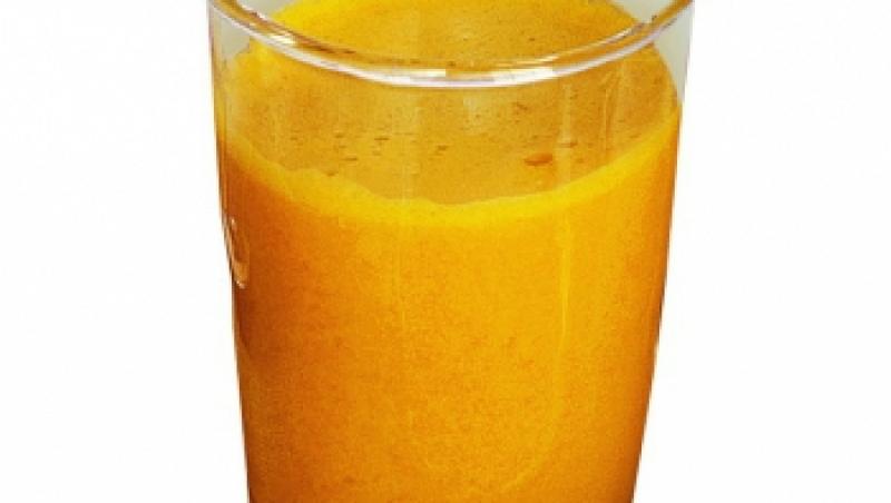 Rețeta de Cocktail cu uzo si suc de portocale