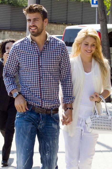 VIDEO! Shakira si Pique joaca la dublu: nunta si botez in 2012!