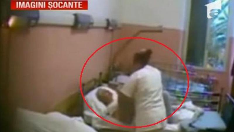IMAGINI SOCANTE! Italia: O infirmiera romanca loveste batranii internati intr-un azil