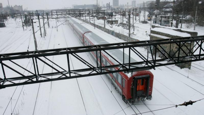 CFR a anulat mai multe trenuri din cauza ninsorilor: Vezi rutele afectate!