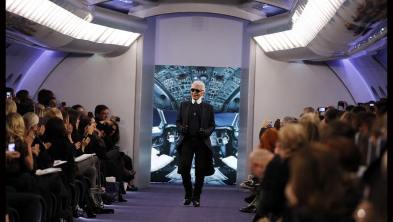 FOTO! Chanel si-a lansat colectia haute couture intr-un avion