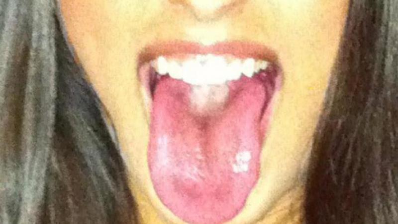 FOTO! Uite ce limba imensa are Antonia!