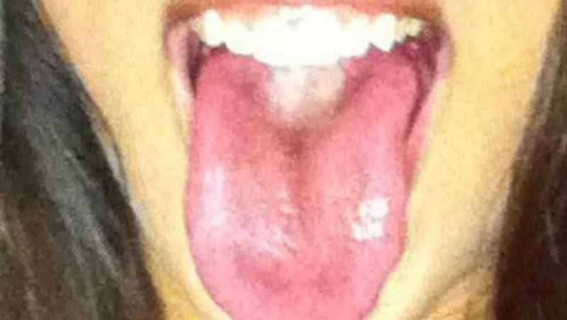FOTO! Uite ce limba imensa are Antonia!