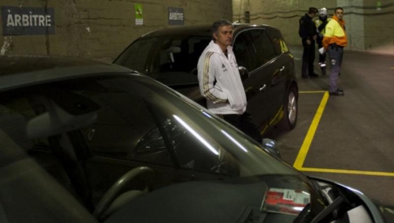 Arbitrul de la Barcelona - Real, asteptat de Mourinho in parcare