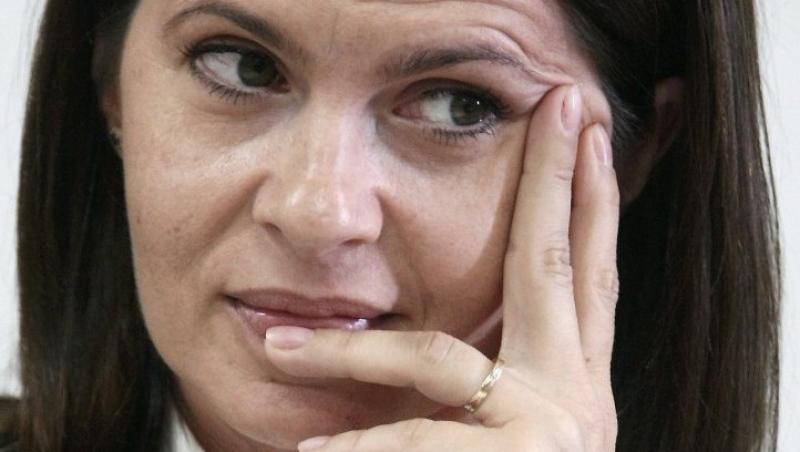 Adriana Saftoiu (PNL): Traian Basescu i-a cerut demisia lui Boc, dar premierul il infrunta