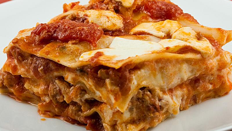 Reteta: Lasagna cu branza si bacon