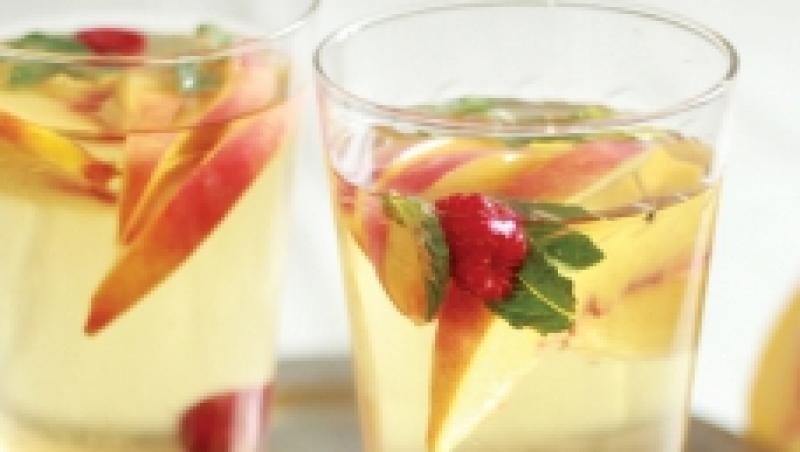 Cocktail delicios: Sangria alba