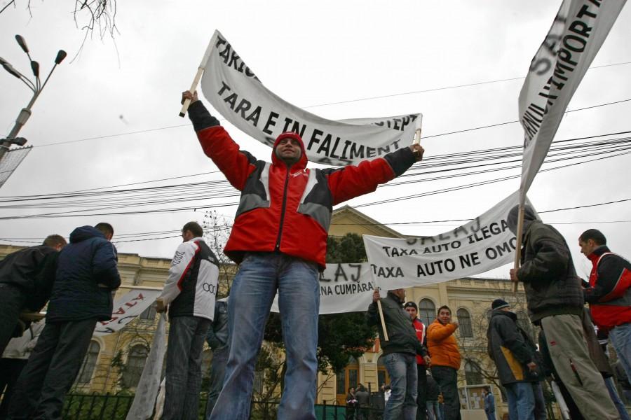 Oficial: Noua taxa auto, SUSPENDATA!