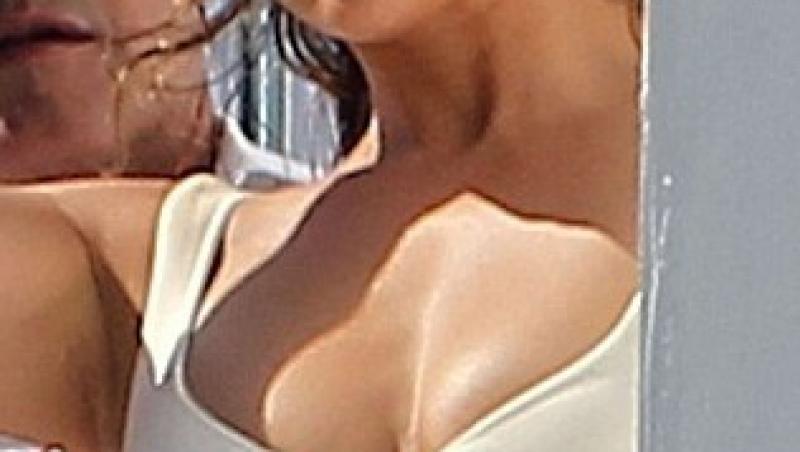 VIDEO! Jennifer Lopez, SEXY in costum de baie!