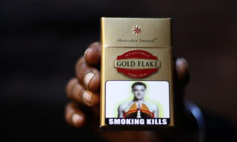 FOTO! John Terry, pe pachetele de tigari din India