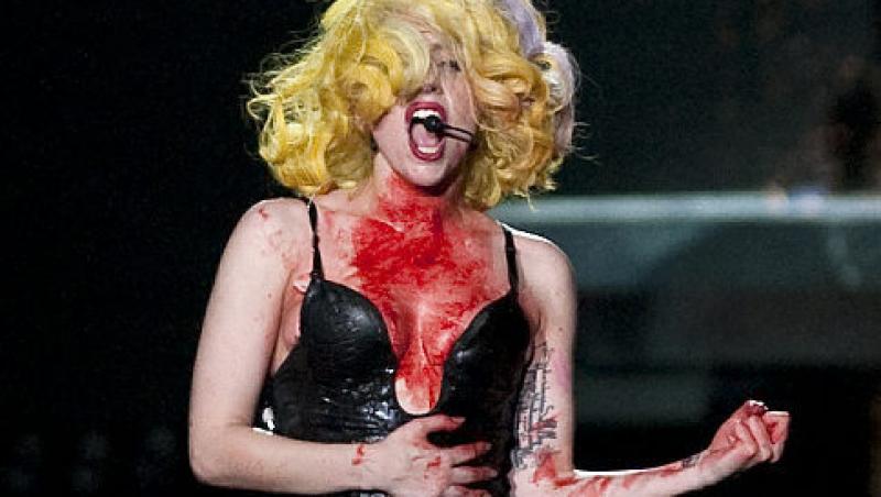 FOTO! Ipoteza socanta: Lady Gaga face baie in sange