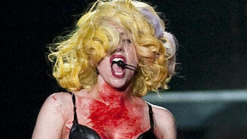 FOTO! Ipoteza socanta: Lady Gaga face baie in sange