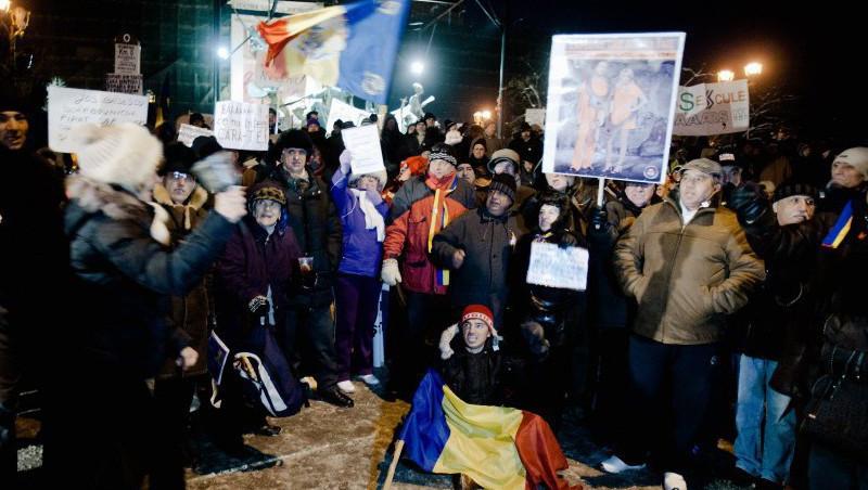 Piata Universitatii in a 18-a zi de proteste: Zeci de oameni au iesit in strada la -14 grade