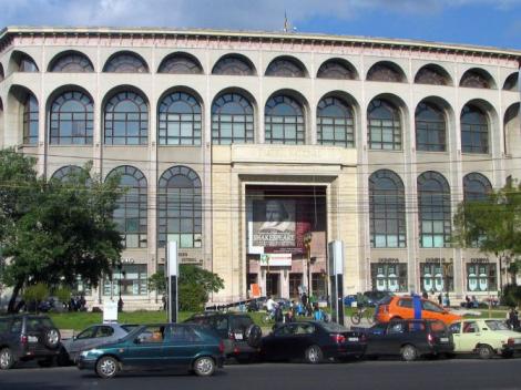 Teatrul National din Bucuresti are in repertoriu o noua piesa: "Baiatul din ultima banca"