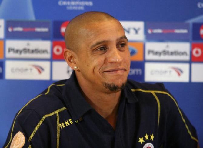 Fostul international brazilian Roberto Carlos se retrage din activitate