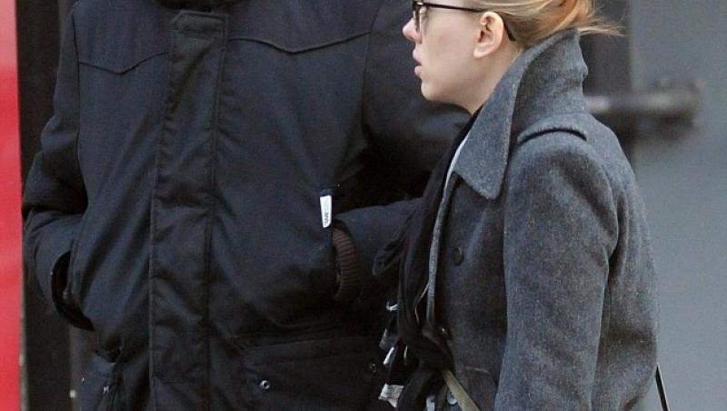 FOTO! Scarlett Johansson nu mai e burlacita! Iata-l pe noul ei iubit!