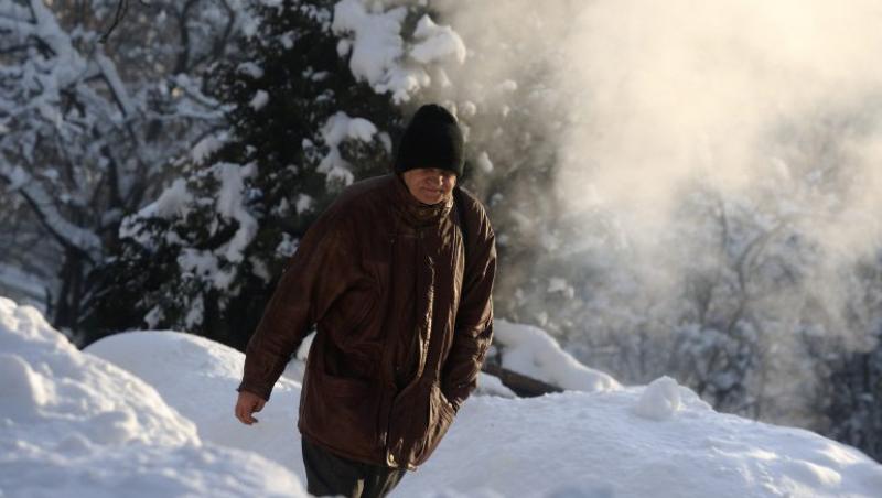 VIDEO! Valul de frig din Europa de Est: 50 de morti din cauza gerului
