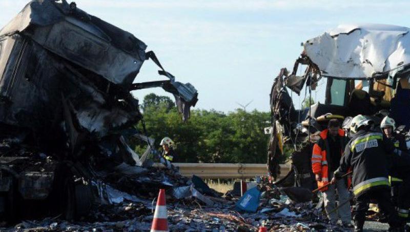 VIDEO! Accident pe DN1: O persoana a murit dupa ce un autobuz s-a lovit frontal cu un microbuz