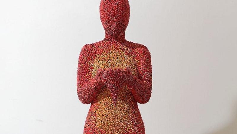 FOTO! The Lady Bug: sculptura din 20.000 de buburuze!