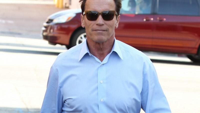 FOTO! Arnold Schwarzenegger inca poarta verigheta! Se impaca cu sotia sa?