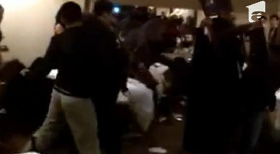 VIDEO! Bataie cu scaune si farfurii in seara de Revelion, la restaurant din Montreal