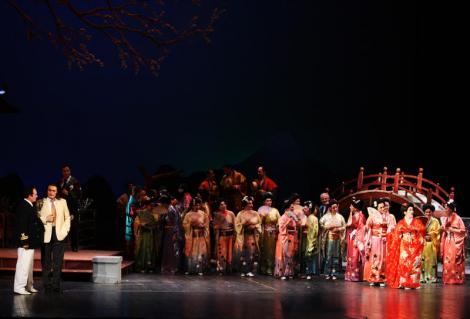 Tenorul mexican Jose Manuel Chu debuteaza pe scena Operei Nationale din Bucuresti