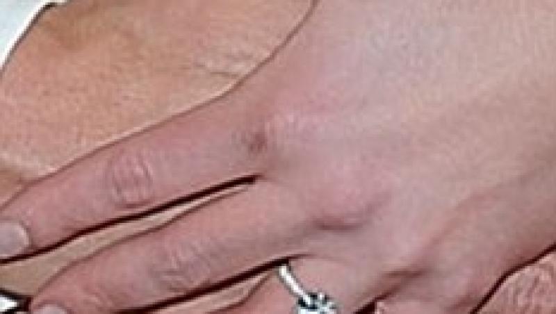 FOTO! Britney Spears, mai incantata de inel decat de logodnic