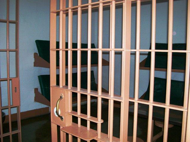 Irak: 11 detinuti au evadat printr-un tunel de 80 de metri, sapat sub inchisoare