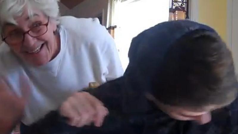 VIDEO! Bunicuta rapperita face senzatie pe internet!