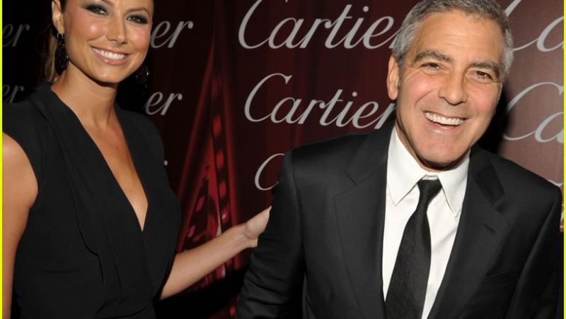 FOTO! George Clooney, un pitic pe langa iubita sa