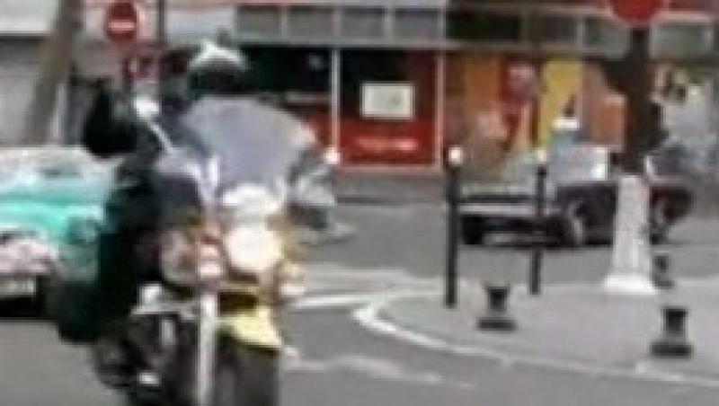 VIDEO! Parada de masini de epoca in Paris