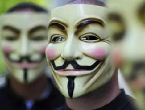 Oficiali americani si britanici, victime ale grupului de hackeri Anonymous