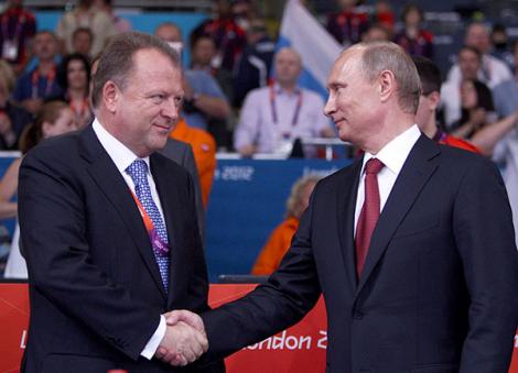 Vladimir Putin a primit al optulea dan la judo de la Marius Vizer
