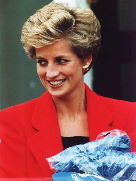 Revista Globe: Printesa Diana nu a murit in accident, ci a fost asasinata in ambulanta!