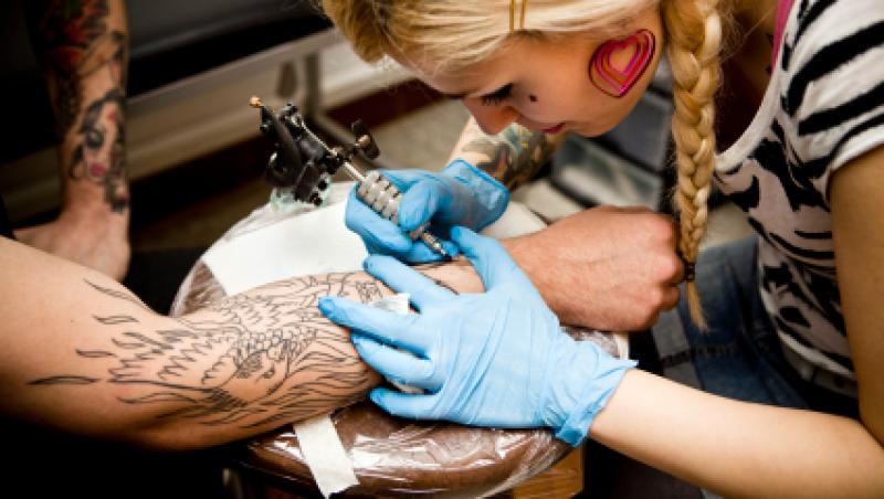 Mania tatuajelor: Tot mai multi tineri din Romania vad aceasta arta ca un 