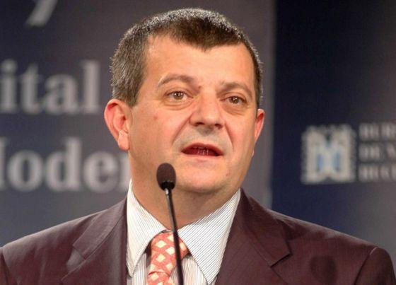 Brokerul Cristian Sima a pariat si un miliard de dolari pe luna!