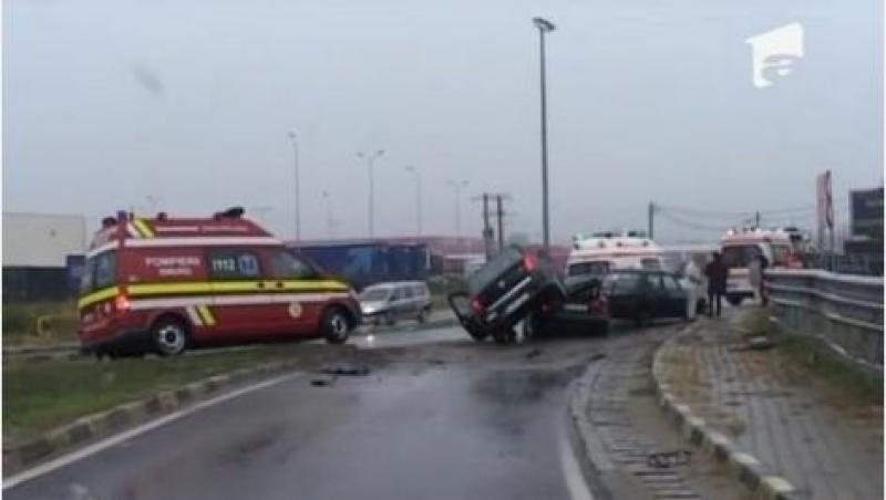 Carambol la iesirea de pe Autostrada Bucuresti-Pitesti. Trei oameni au ajuns la spital