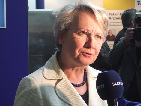 Ministru german al educatiei, Annette Schavan, suspectat de plagiat