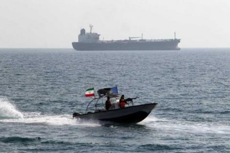 Iranul are un plan diabolic: deversarea de petrol in Stramtoarea Ormuz!