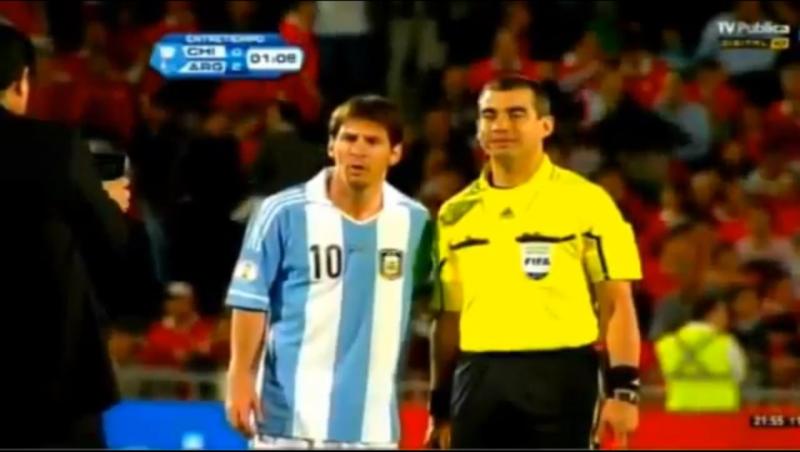 Nimeni nu ii poate rezista lui Messi! Un asistent s-a fotografiat cu starul Barcelonei in pauza meciului Chile-Argentina