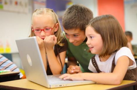 40% dintre copiii de doi ani din Suedia folosesc internetul