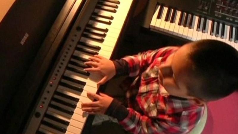 Video EMOTIONANT! La numai 7 ani este un geniu al jazz-ului, desi nu vede instrumentele la care canta