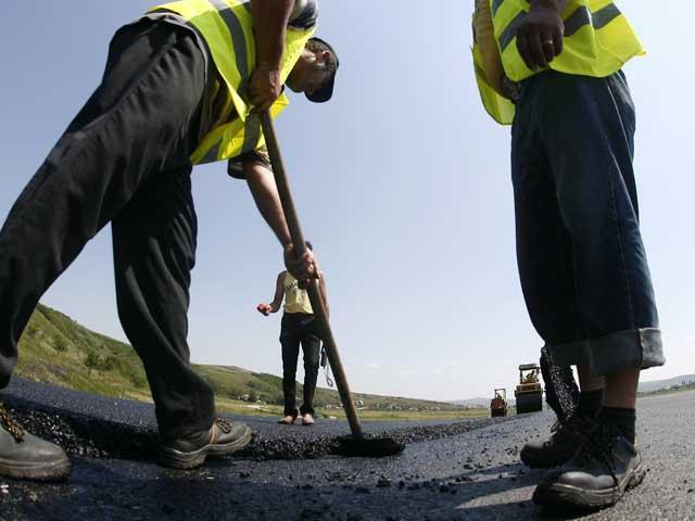Spaga pentru autostrada Comarnic-Brasov? CNADNR l-a suspendat din functie si il cerceteaza disciplinar pe directorul Directiei Concesiuni 