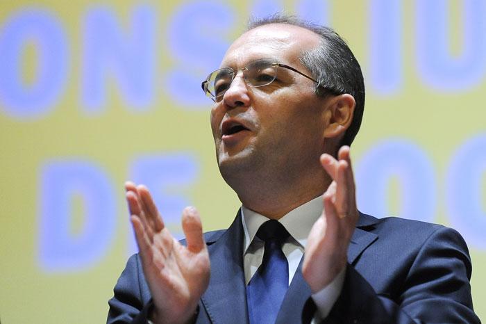 Emil Boc si Consiliul Local Cluj au dat o petrecere de 120.000 lei, la un hotel de 4 stele, pentru pensionarii saraci