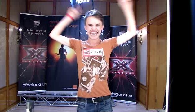 Dansuri fara inhibitii, clipe romantice si momente amuzante in camera de machiaj X Factor