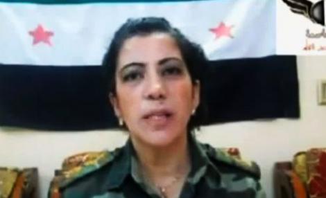 Prima femeie militar care a dezertat din armata siriana. Acum ii antreneaza pe rebeli