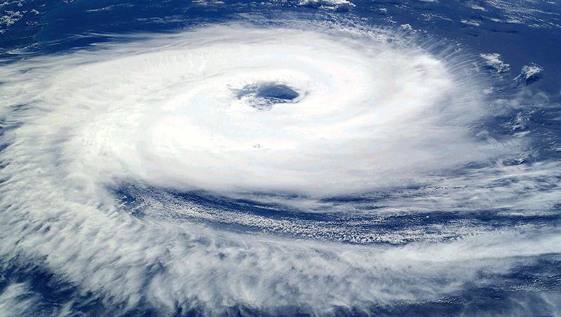 Uraganul Sandy face ravagii in Caraibe