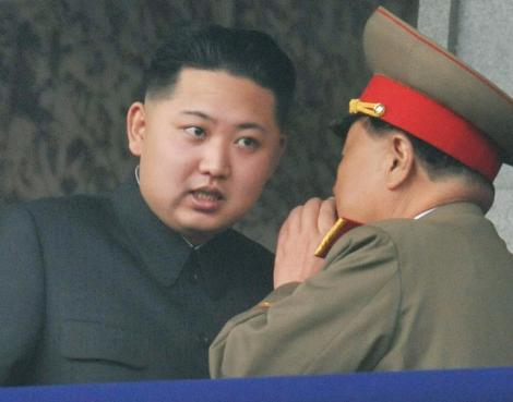Ofiter din Coreea de Nord, executat cu TUNUL pentru ca a indraznit sa bea alcool in perioada de doliu